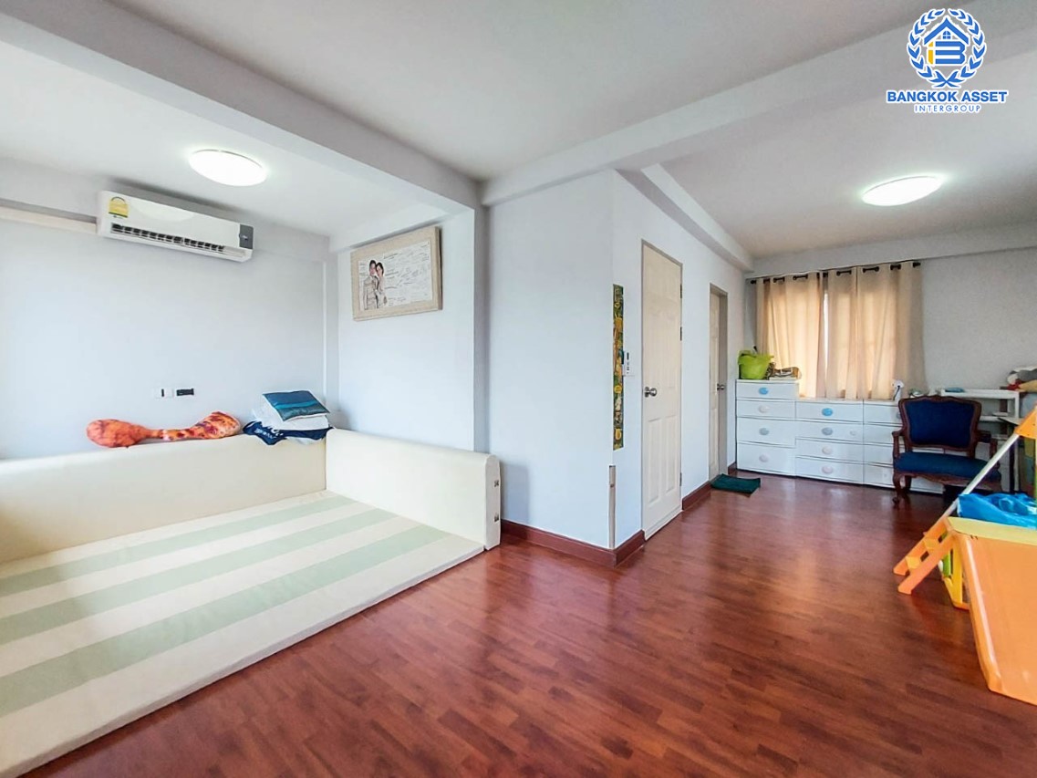 *****ทาวน์โฮมมือสองกรุงเทพฯ ม.ศุภาลัย พาร์ควิลล์ รามอินทรา #หลังมุม เนื้อที่กว้างขวางถึง 33.5 ตร.ว. ฟังก์ชัน 3 ห้องนอน 3 ห้องน้ำ 2 ที่จอดรถ แถมฟรี! 3 เครื่องปรับอากาศ 2 เครื่องทำน้ำอุ่น บนทำเลดี เชื่อมต่อรถไฟฟ้าสายสีชมพู "สถานีลาดปลาเค้า" และทางด่วน